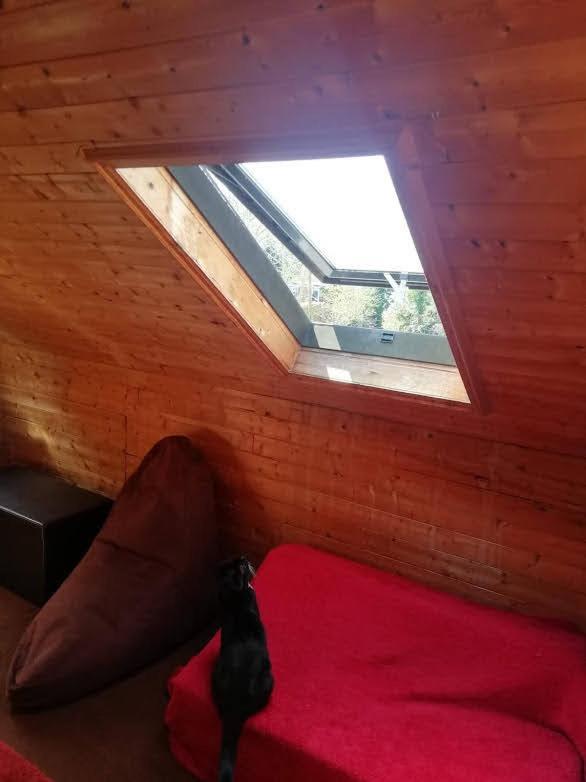 Cozy Loft In Bushey, 20 Mins By Train To Euston Londonアパートメント エクステリア 写真