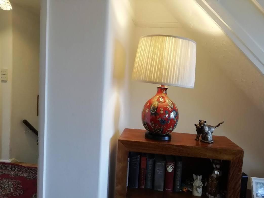Cozy Loft In Bushey, 20 Mins By Train To Euston Londonアパートメント エクステリア 写真